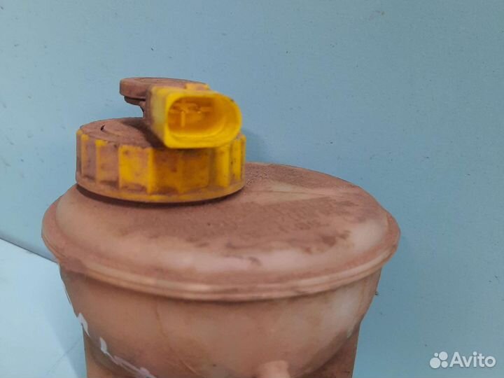 Главный тормозной цилиндр Volkswagen golf 3