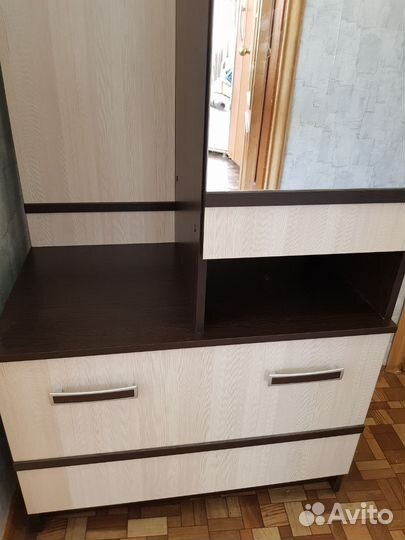 Узкий шкаф в прихожую бу