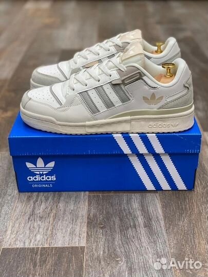 Adidas, Nike, NB