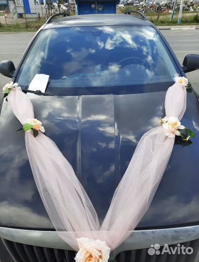 Свадебные украшения на машину