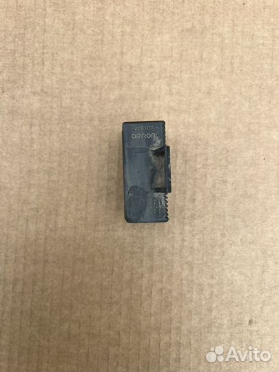 Реле бензонасоса Peugeot 308