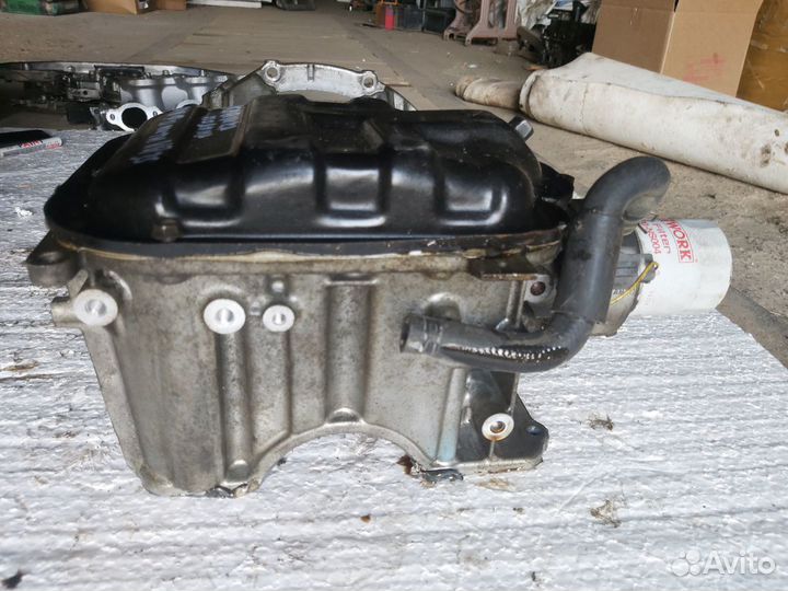 Поддон с крышкой двигателя VQ35, V6, 3.5 л