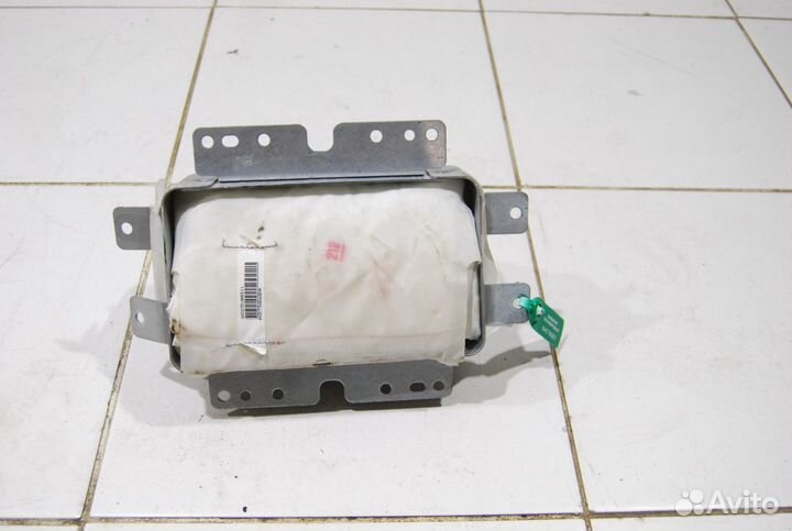 Подушка безопасности в торпеду Nissan Titan TA60