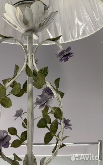 Лампа настольная