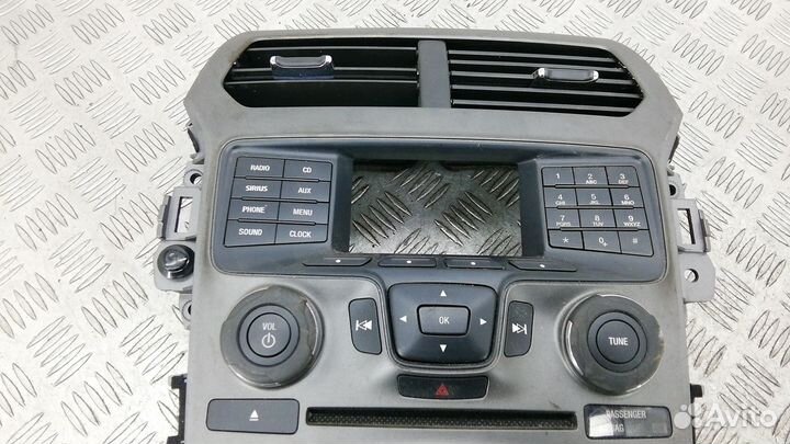 Консоль салона (центральная часть) Ford Explorer 5