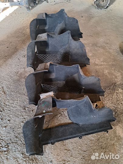 Обшивка багажника левая Lancia libra