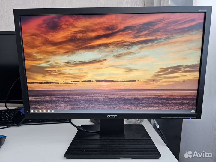 Монитор Acer v226hql 21,5 в рабочем состоянии