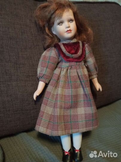 Кукла фарфоровая Дания