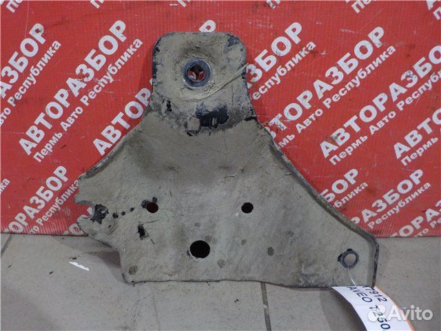 Кронштейн подрамника передний левый Chevrolet Aveo