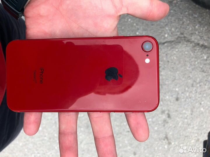 Продам айфон 8