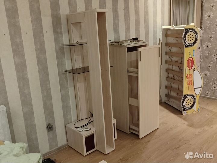 Шкаф бу с полками