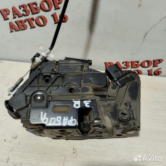 Задний правый замок двери Skoda Fabia 2