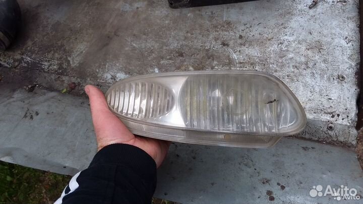 Противотуманка левая Toyota Celsior UCF30