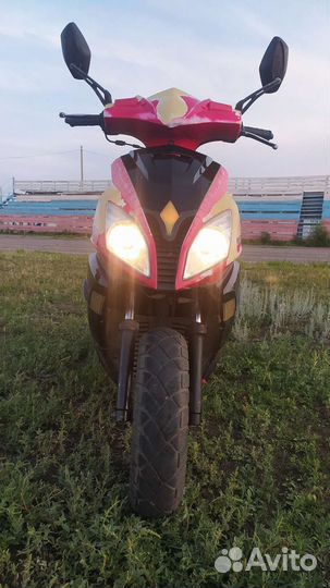 Скутер 80кубов