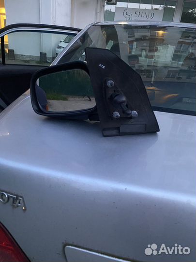 Боковое зеркало (левое) на Toyota Corolla