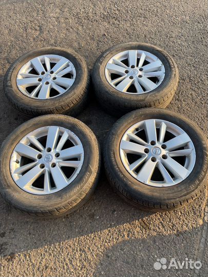 Комплект колес оригинал r16 на Нисан
