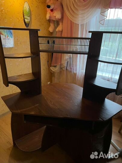 Компьютерный стол