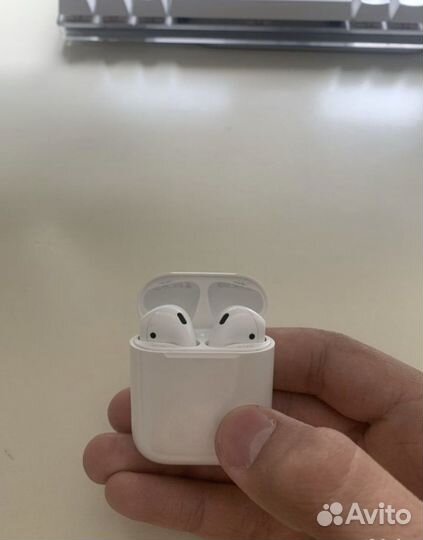 Apple airpods 2