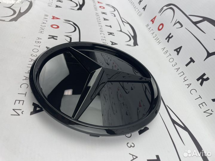 Значок в решетку Mercedes Черный