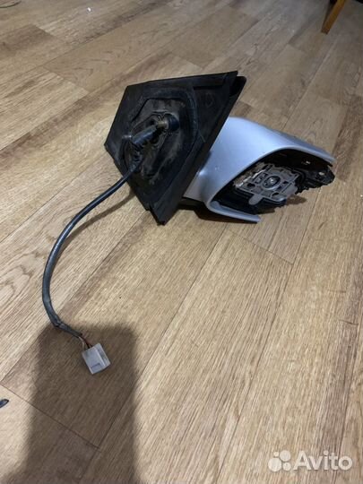 Зеркало правое toyota vitz
