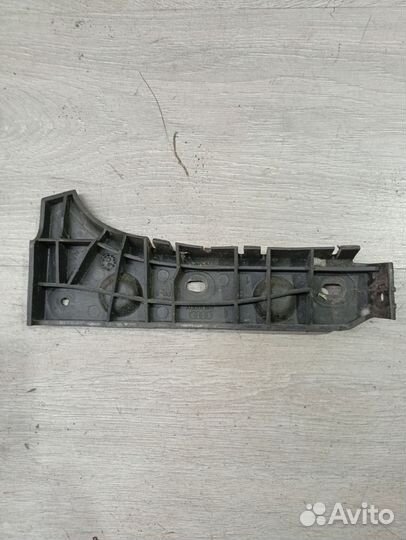 Кронштейн переднего бампера левый audi a6 c5