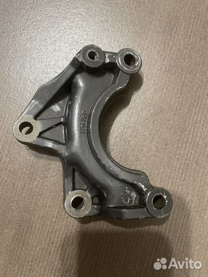 Кронштейн крепления электростартера tohatsu 25-3