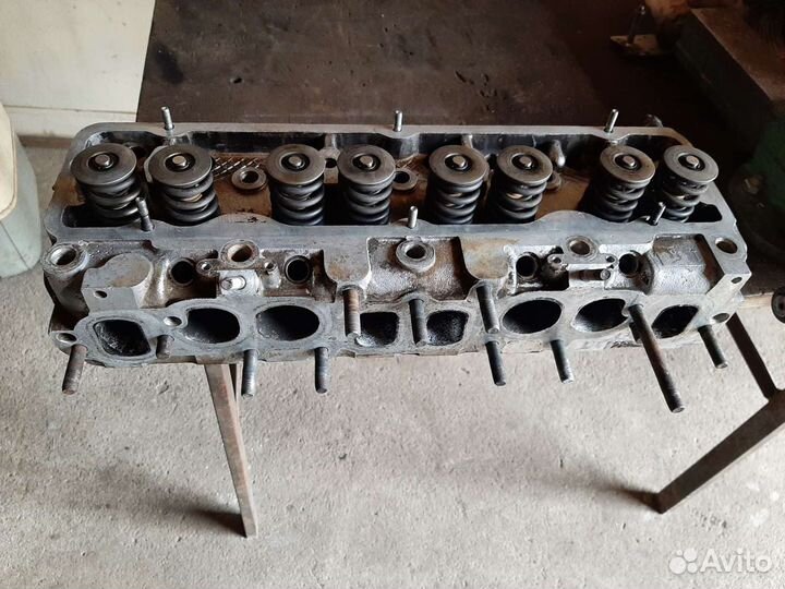 Головка цилиндров с клапанами
