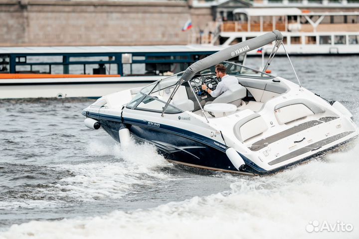 Аренда катера, развод мостов, прогулки по рекам и