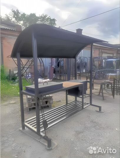 Мангал кованный с крышей и печкой
