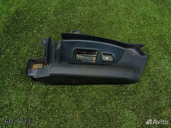 Направляющая ремня безопасности Audi A4 3.2 cala