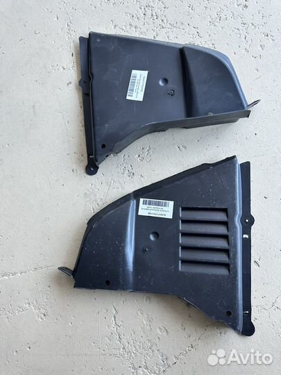 Bmw e60 локера М переднего бампера