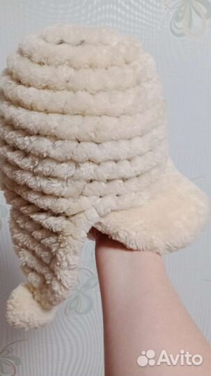 Шапка из мутона женская