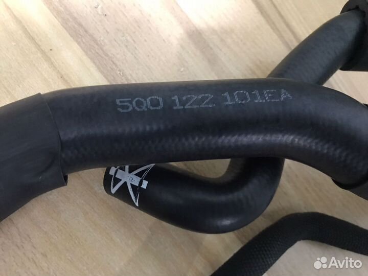 Патрубок системы охлаждения skoda octavia a7