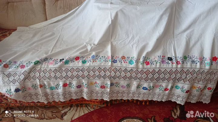 Старинная скатерть и подзор