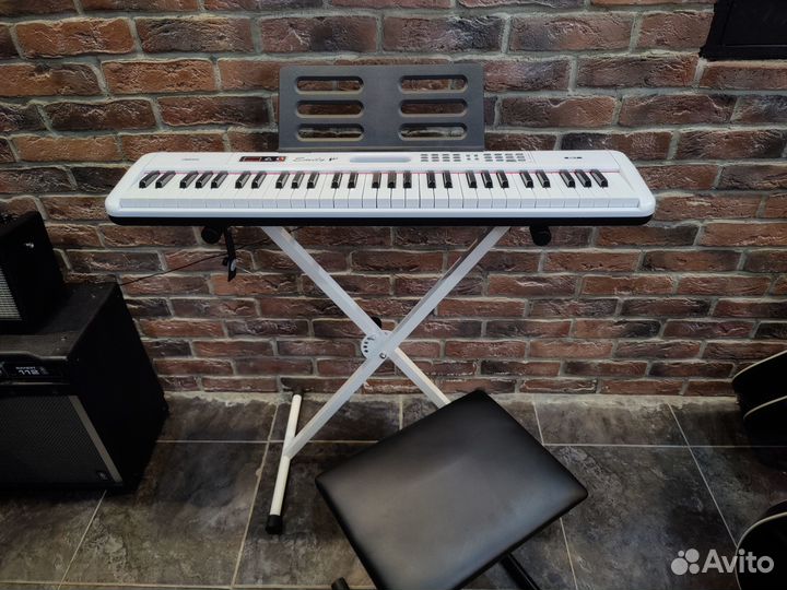 Синтезатор Белый со стойкой или банкеткой
