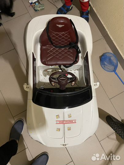 Детский электромобиль bugatti