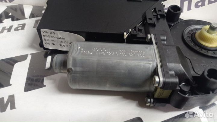 Мотор стеклоподъемника задний левый Volkswagen