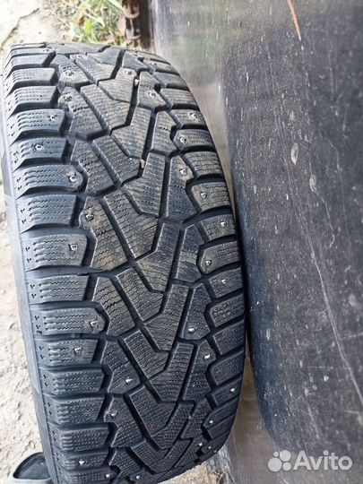 Pirelli Ice Zero 215/55 R18