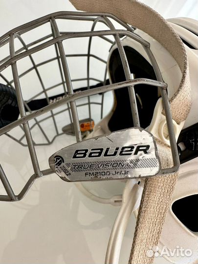 Хоккейный шлем