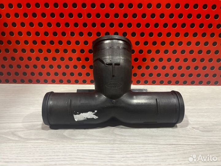 Фланец (тройник) системы охлаждения Land Rover