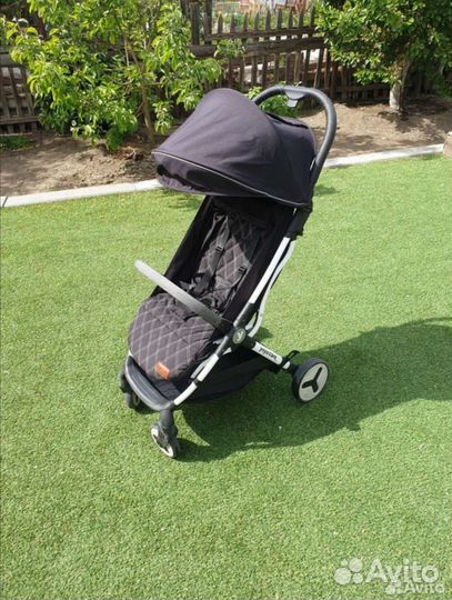 Прогулочная коляска yoya care future
