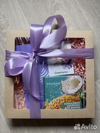 Подарочный набор для женщин на 8 марта