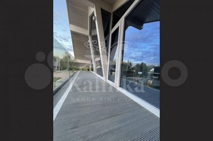 Дом 220 м² на участке 5,2 сот.