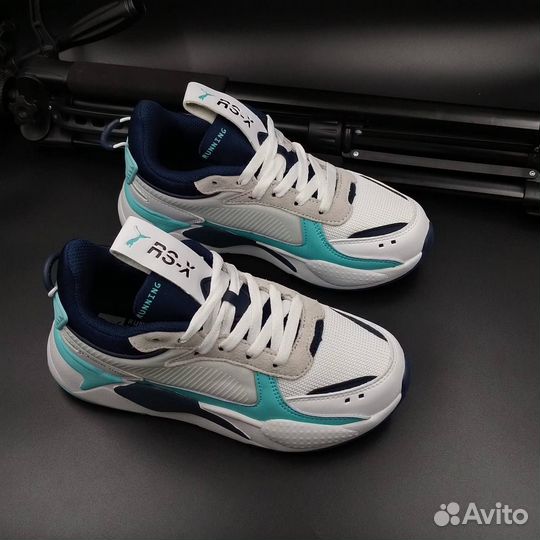 Кроссовки оптом