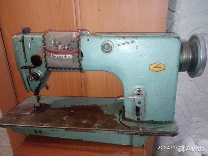 Швейная машинка пошива одежды
