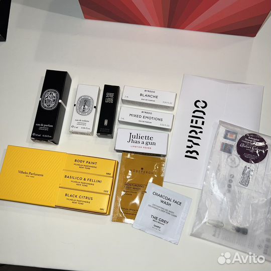 Molecule Love Selection Box