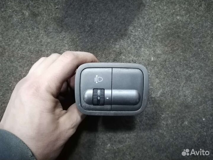Кнопка корректора фар Hyundai accent 2