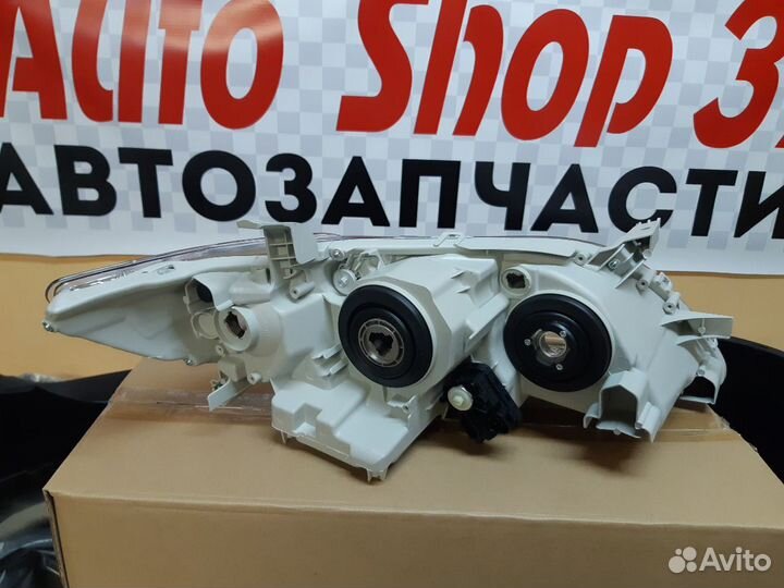 Фара левая Toyota Camry V40 06-09