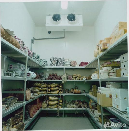 Холодильная камера для магазина, продуктового склада