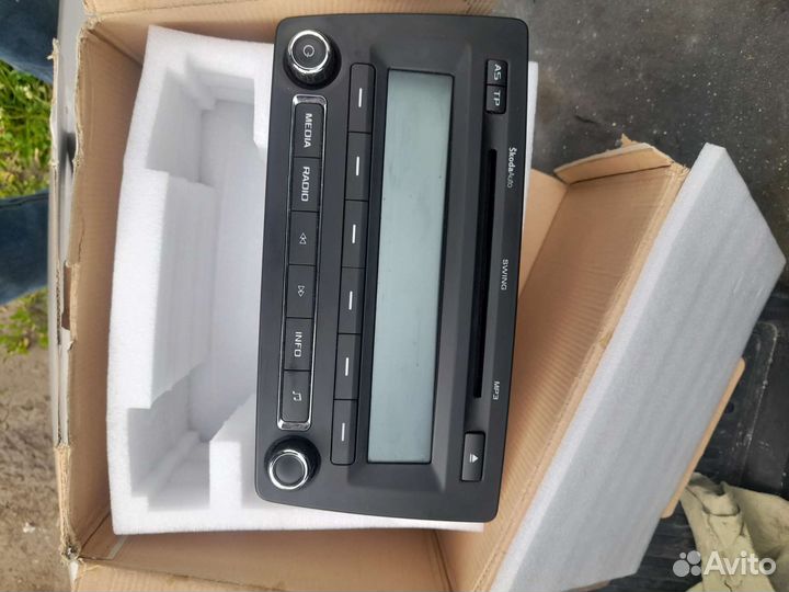 Штатная магнитофон Skoda Octavia